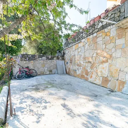 Kalemi House, Spacious 2br With Garden Near Ipsos And Dassia Kato Korakiana
