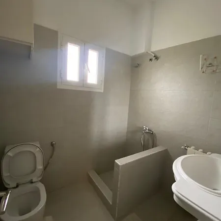 Kalemi House Kato Korakiana