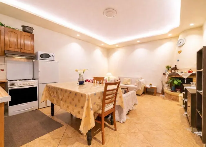 公寓 Kalemi House
